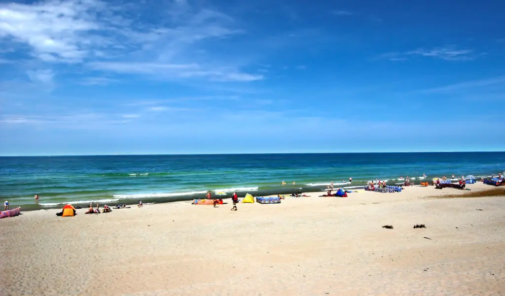 Tiwi Beach