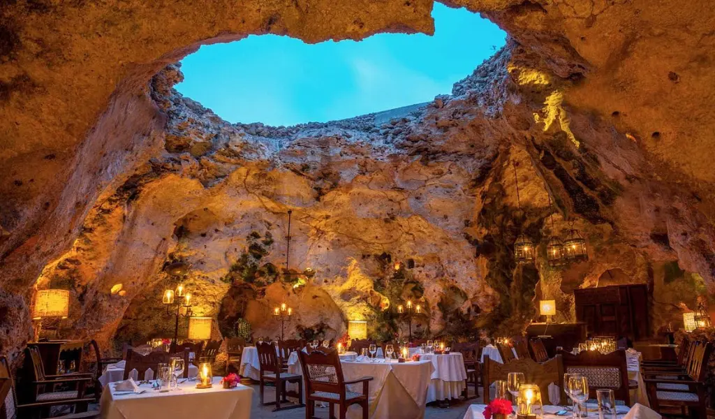 le restaurant de la grotte d’Ali Barbour